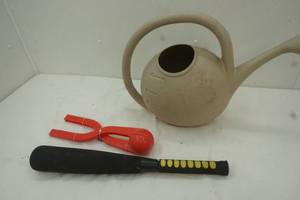 lot 185 image: Watering container and other