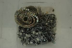 lot 186 image: Nail and screw lot