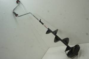 lot 193 image: Strike Master ice auger