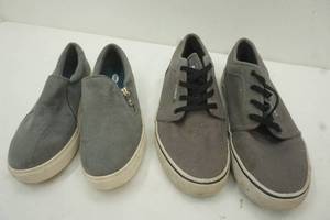 lot 197 image: Mens shoes