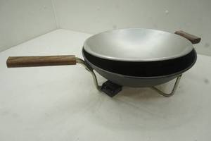 lot 201 image: Electric wok, no cord