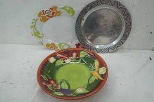 lot 219 image: Serving platters and bowl
