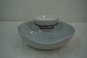 lot 228 image: Anchor Hocking chip and dip set