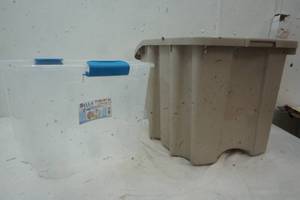 lot 254 image: storage totes