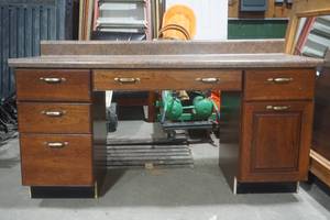 lot 260 image: cabinet