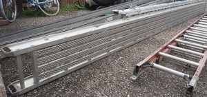 lot 125 image: aluminum plank