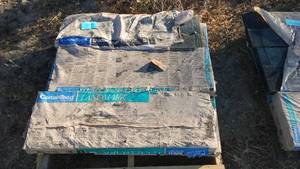 lot 902 image: CertainTeed Landmark Shingles (6 bundles)
