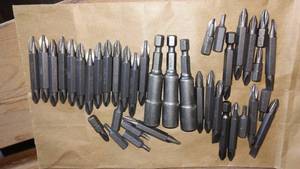 lot 848 image: DeWalt Assorted Drill Tips and Nut Drivers (37 ct.)