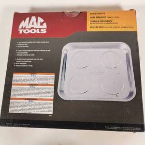lot 12 image: Mac Tools Magtray-4 Large NEW