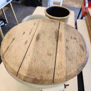 lot 38 image: 6 Gallon Redwing Crock With Handles And Wood Top