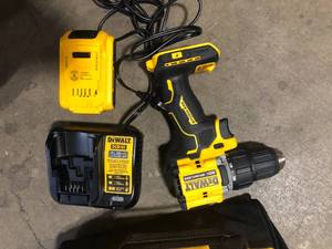 DEWALT ATOMIC 20-Volt Lithium-Ion Cordless Compact 12 in. DrillDriver Kit with 2.0Ah Battery, Charger and Bag  Customer Returns See Pictures