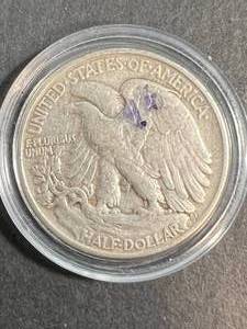 1946 US WALKING LIBERTY HALF DOLLAR IN AIRTITE
