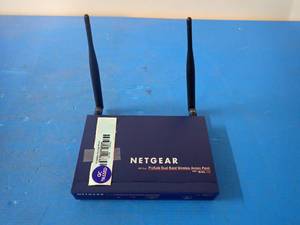 lot 36 image: Netgear&nbspWAG102 Dual Band Wireless Access Point  cables
