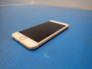 lot 65 image: Apple&nbspiPhone 7 A1778  32GB of storage  AT&ampT Carrier Locked  Includes Charging Cable 