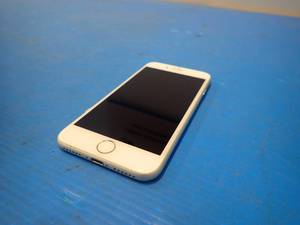 lot 66 image: Apple&nbspiPhone 7 A1778  32GB of storage  AT&ampT Carrier Locked  Includes Charging Cable 