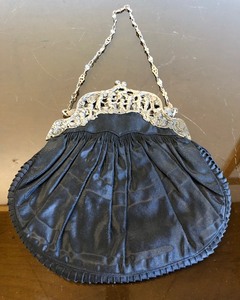 lot 146 image: Antique French Sterling Silver Purse 