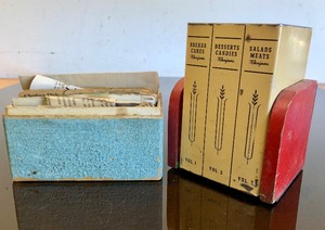 lot 152 image: Lot of Old Vintage Recipes & Very Cute Metal Recipe Case