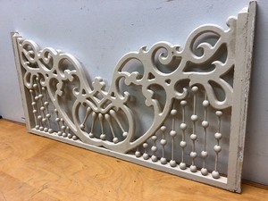 lot 171 image: Nice Looking Antique Victorian Architectural Piece