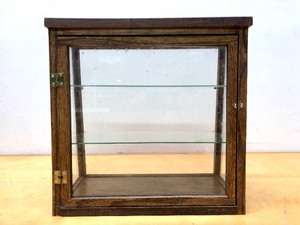 lot 174 image: Antique Oak 3-Tier Countertop Display Case