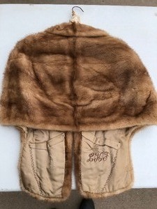 lot 204 image: Very Nice Vintage Genuine Mink Fur Stole
