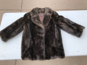 lot 203 image: Nice Vintage Faux Fur Coat