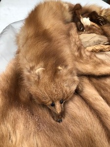 lot 207 image: Vintage Genuine Canada Mink Fur Stole & Pelt Scarf