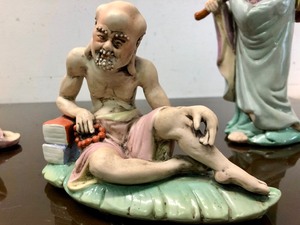 lot 229 image: Excellent Quality Vintage Oriental Figurines
