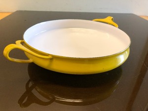 lot 263 image: Mid Century DANSK Yellow Enamel Pan 