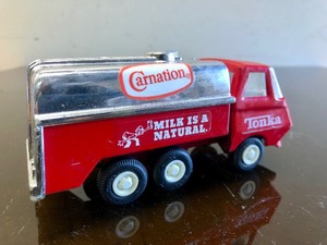lot 256 image: Vintage TONKA Carnation Milk Truck