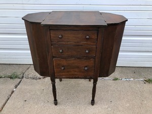 lot 118 image: Nice Vintage Martha Washington Style Sewing Table Cabinet