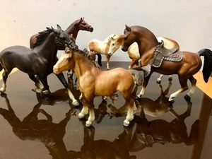 lot 311 image: Lot of 9 Vintage BREYER Horses