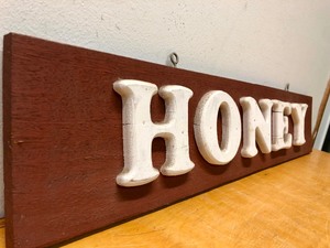 lot 301 image: Large Vintage Wooden HONEY Farm Sign