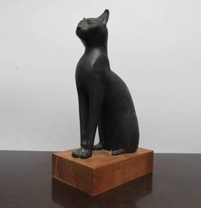 lot 43 image: Mid Century 1960s Signed Egyptian Style Cat Sculpture - AMR