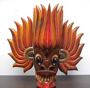 lot 53 image: Excellent Vintage Sri Lankan Traditional Devil Mask (Vesmuhunu)