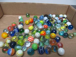 lot 56 image: Nice Estate Lot of Old Vintage Marbles