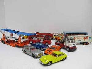 lot 12 image: Lot of Vintage Diecast Cars