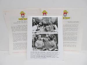 lot 15 image: Vintage Pre Production Super MARIO BROTHERS Super Show Press Kit