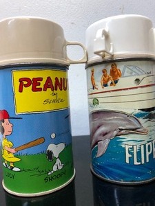 lot 364 image: Lot of 5 Vintage Lunchbox Thermoses #4