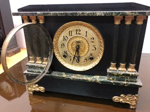 lot 114 image: Very Nice Antique BlackGold Mantel Clock