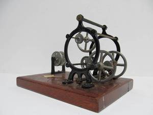 lot 73 image: Early Antique MARKLIN Vertical Steam Engine & Accessory