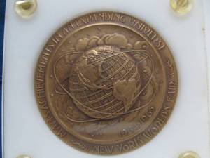 lot 74 image: Mint wCase 1960s Worlds Fair Large Bronze Medallion