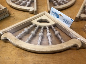 lot 108 image: Lot of 10 Brand New Architectural Wooden Gingerbread Trim Corner Brackets