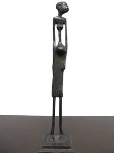 lot 448 image: Vintage African Woman Solid Bronze Sculpture 11.5