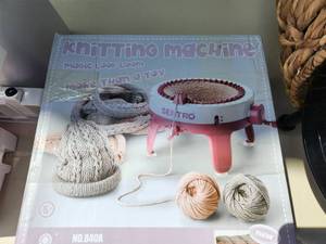 lot 62 image: Sentro No. 840A Knitting Machine