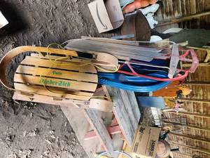 lot 88 image: Lot of (4) SledsTobaggons - Paris Kinder Sled, Ho Recreation