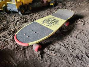 lot 90 image: Skateboard