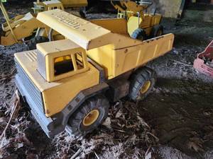 lot 91 image: Vintage Tonka Dump Truck
