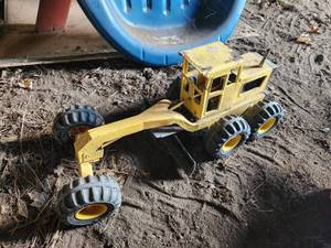 lot 94 image: Vintage Tonka Road Grader