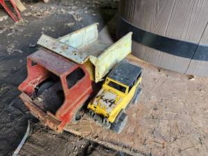 lot 97 image: Vintage Jeep and Dump Truck
