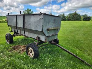 lot 8 image: Lindsay 70-Bushell Flair Box